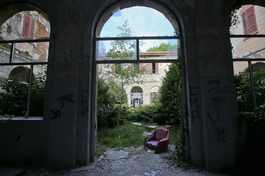 'Ölüm Adası' tatilcilerin yeni mekanı: Toprağı insan küllerinden oluşuyor 3